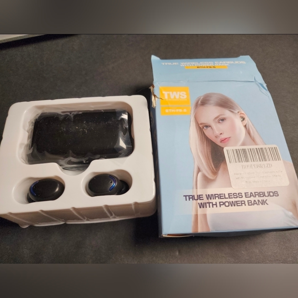 True Wireless Earbuds with Power Bank‎ New